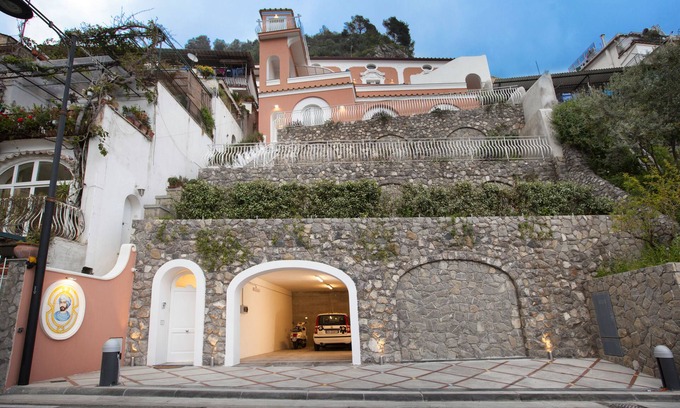 Positano Bed & Breakfast | Discover Il Moro di Positano: Guest Rated 9.8 with Spa & Family Amenities