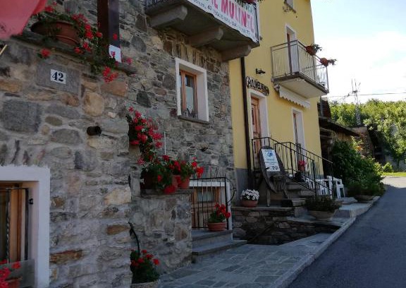Teglio Bed & Breakfast | Explore Il Mulinel Agriturismo: Family-Friendly Retreat