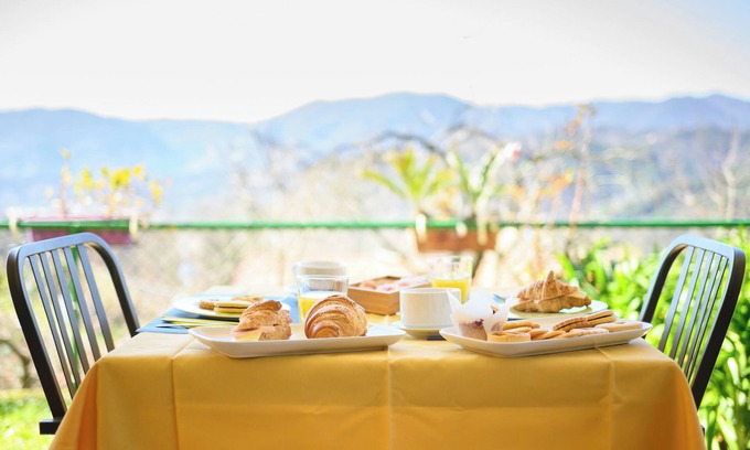 Carozzo Bed & Breakfast | Guest Rated 9.8: Family-Friendly Il Murice B&B with Breakfast