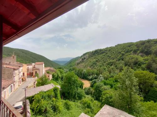 Assergi Apartment | Cozy Il Narciso Apartments: 8.8/10 and Family-Friendly Amenities