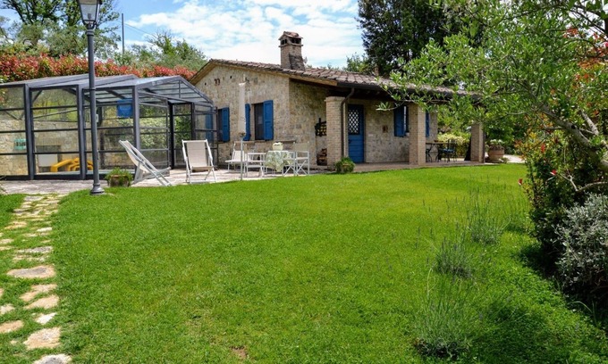Collazzone Villa | Discover Il Nocino: Poolside Retreat in Collazzone, Umbria