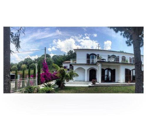 Marina di Ascea House | Pet-Friendly Retreat at Il Paradiso Di Hyele with Breakfast