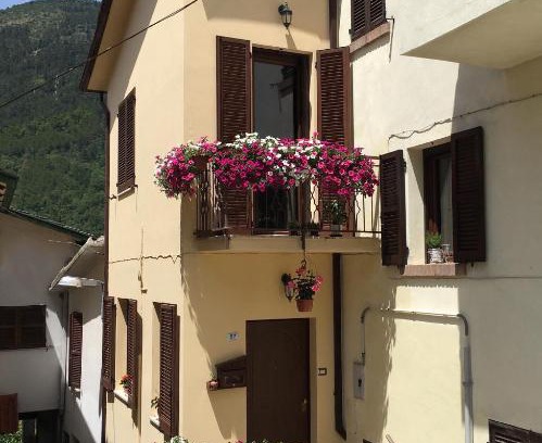 Genga Apartment | Discover Il Pastore Errante Frasassi: Perfect for Families