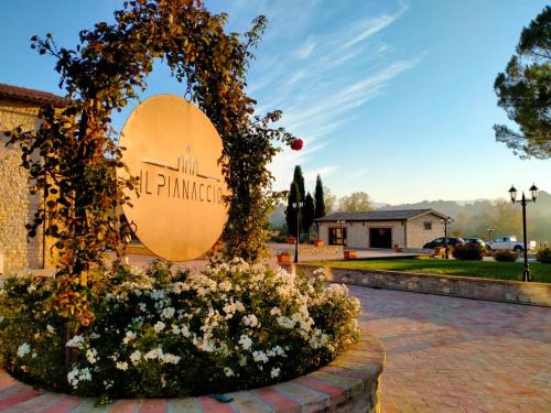Baiano House | Discover Il Pianaccio: Pet-Friendly Retreat with Pool & Hot Tub