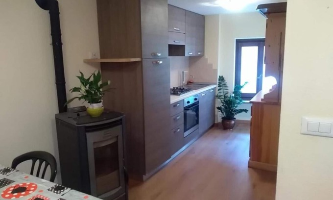 La Salle Apartment | Comfortable Il Piccolo Arco Apartment with Spa and Breakfast