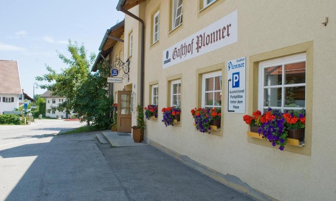 Wessling Hotel | Pet-Friendly Retreat at Il Plonner - Hotel Restaurant