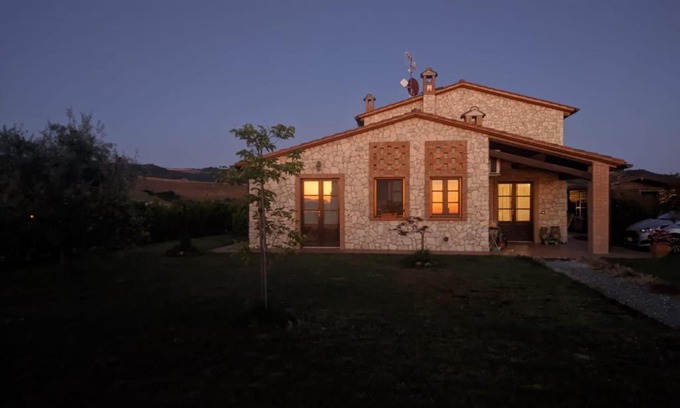 Volterra Apartment | Discover Il Poggio Più 'N Giù: Pet-Friendly Retreat