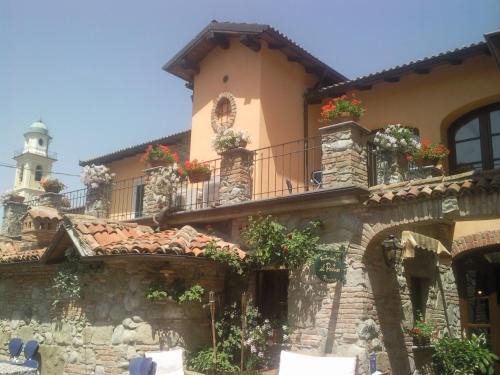Carrosio Hotel | Discover Il Portico: Pet-Friendly and Family Welcoming Stay