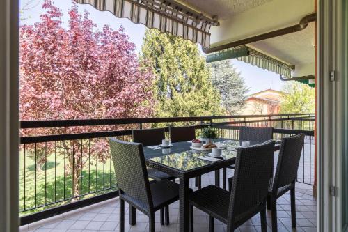 Pieve Vecchia Apartment | Beautiful Il Professore Lakefront with Ocean View Amenities
