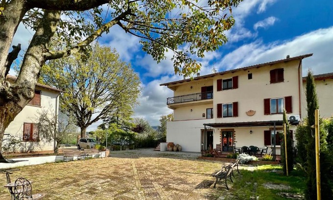 Assisi House | Welcoming Il Quercione Agriturismo: Family-Friendly Retreat