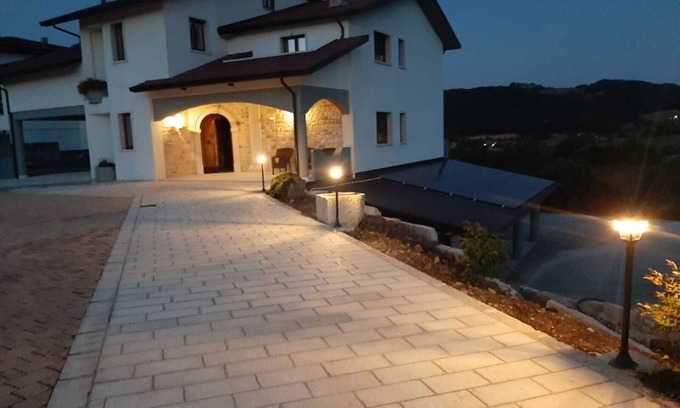 Riccia Apartment | Relax and Unwind at Il Riccio: Pet-Friendly Retreat