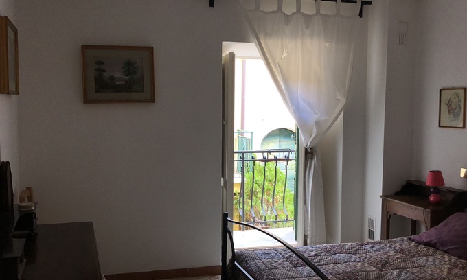 San Vincenzo Valle Roveto House | Experience The Hedgehog Farmhouse in Roveto Valley