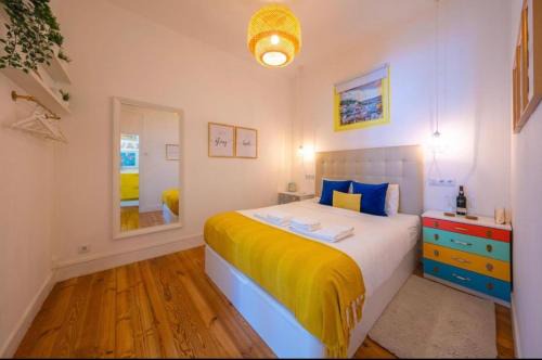 Fuorigrotta Apartment | Discover Il Rifugio Dei Partenopei: Oceanfront Retreat