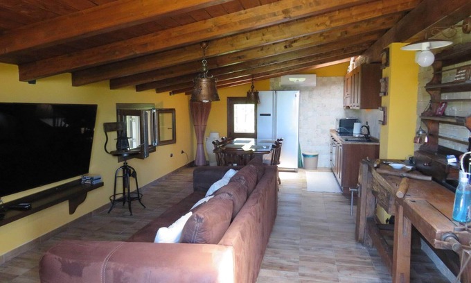 Quartucciu House | Serene Retreat: Il Rifugio della Pace with Jacuzzi & Garden