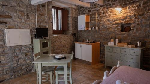 Pietrapertosa Apartment | Pet-Friendly Retreat at Il Rifugio di Bomar - 9.1/10 Rating