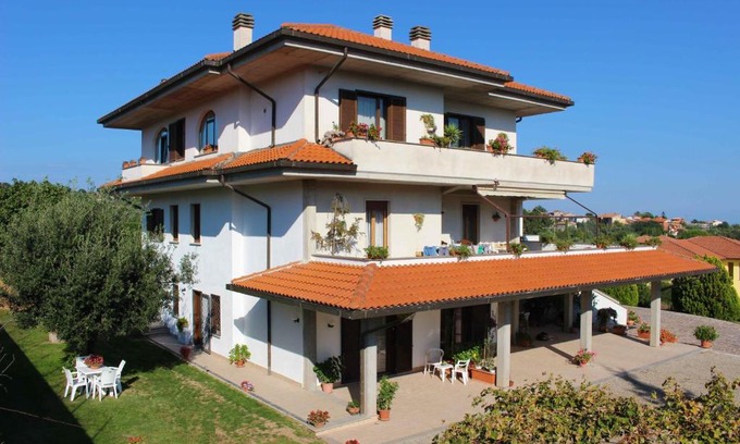 Montefiascone Bed & Breakfast | Stay at Il Roseto di Daniela - 10/10 Rated & Pet Friendly
