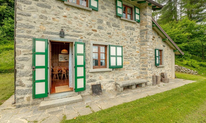 Bellagio Ski Chalet | Discover Il Salice: 10/10 Stay with Lake Views & More