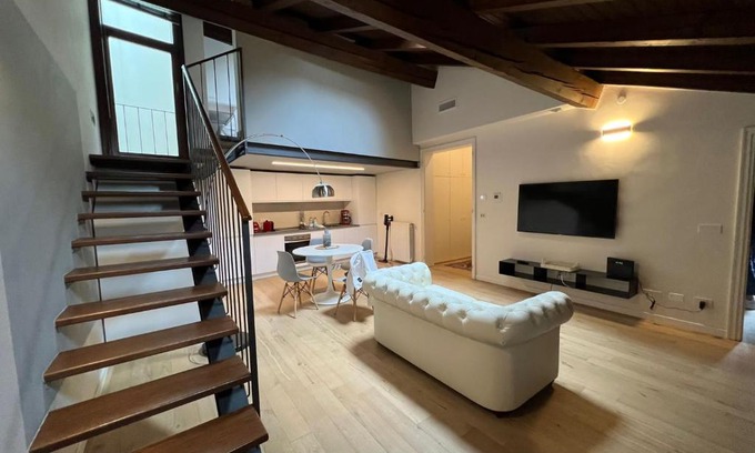 Old Town Apartment | Experience Il Salotto sul Rio with Breakfast & Family-Friendly Vibes