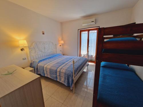 Sasso di Castalda Bed & Breakfast | Cozy Il Sasso Bed & Breakfast: Pet and Child Friendly Stay