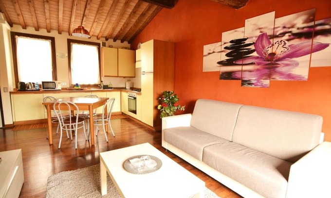Historic Centre Apartment | Explore Il Tamarindo in the Heart of Historic Center