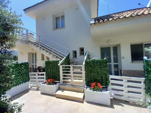 Capaci Apartment | Il Tramonto: Oceanfront Retreat with 9.3/10 Guest Ratings