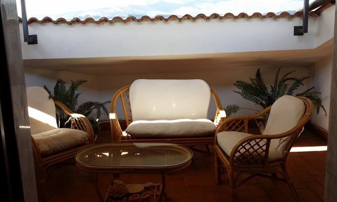 Rogliano House | Exceptional Stays at Il Tulipano with Family-Friendly Amenities