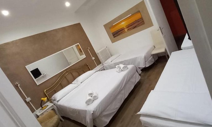 Imola House | Discover Il Viale: Pet-Friendly Retreat with Hot Tub Access