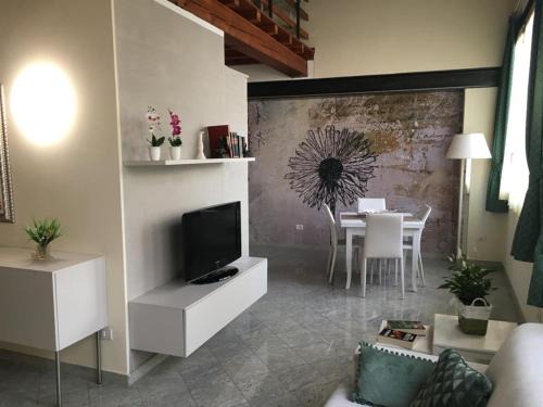 Volta Mantovana Apartment | Budget-Friendly Il Vicoletto Holiday House with Breakfast