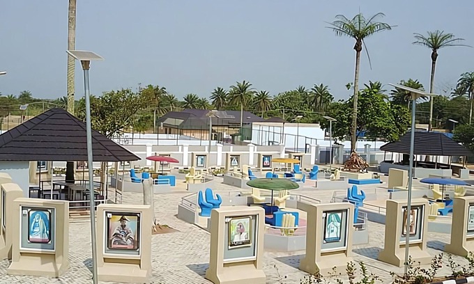 Apomu Resort | Relax at Ilaji Resorts: Family-Friendly with Pool & Dining