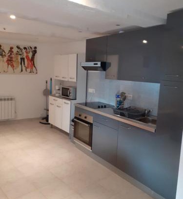 Ploubezre Apartment | Family-Friendly Getaway at Ile Breizh - Rated 8/10