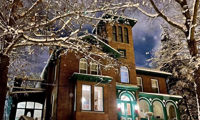 Sherbrooke Bed & Breakfast | Relax at Ile De Garde B&B: Guest Rated 9.4/10 with Spa