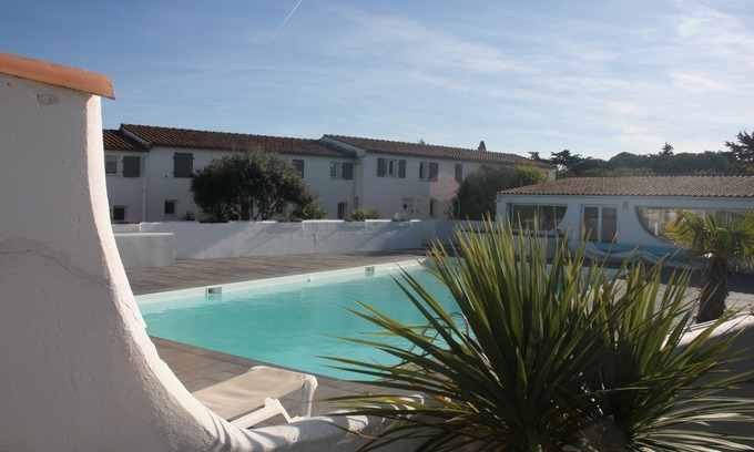 La Couarde-sur-Mer Villa | Seaside Villa on Ile de Ré with Heated Pool & Ocean Views