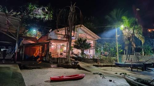Paraty Bed & Breakfast | Top-Rated Ilha do Araújo - Guest House with Oceanfront Views