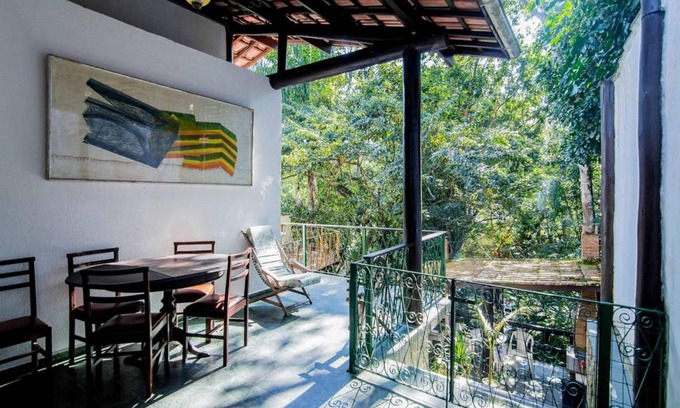 Costa Bela House | Cozy Ilha House Suítes: Family-Friendly with Breakfast Included