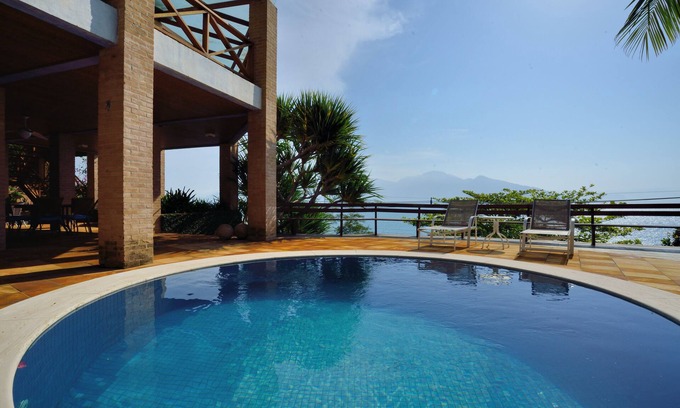Armacao House | Ilhabela: Breathtaking Sea View with Top-Notch Amenities