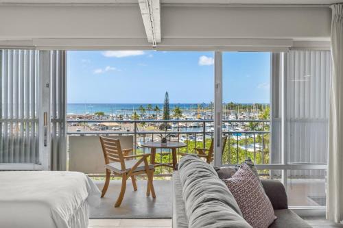 Waikiki Apartment | Seaside Retreat at Ilikai Hotel with Ocean Views