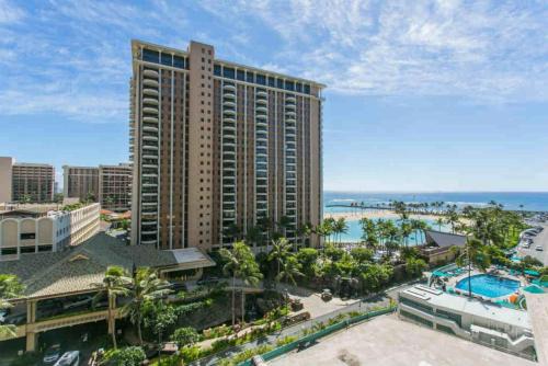 Waikiki Apartment | Relaxing Lagoon View 1BR at Ilikai Tower with Family Amenities