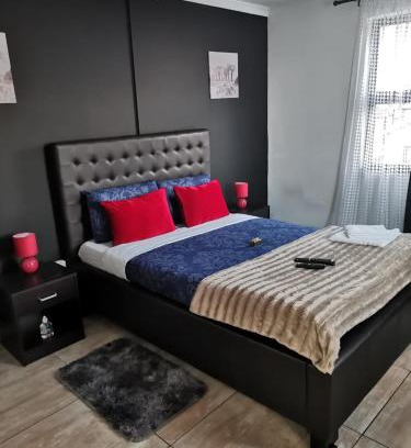 Khayelitsha House | Discover Ilitha Park: Family-Friendly Getaway with High Ratings