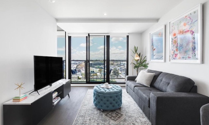 Cheltenham Apartment | Welcoming Ilixir Apartments: Ideal for Family Getaways