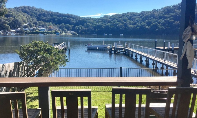 Woy Woy House | Exceptional Illoura On The Bay - Waterfront Bungalow Bliss