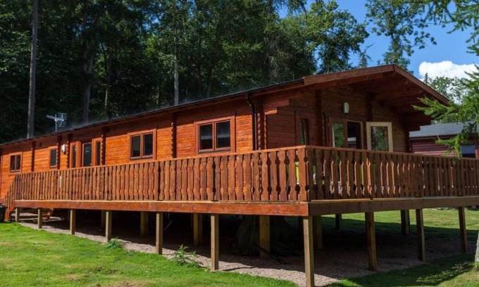 Kenwick Cabin | Relaxing iLodge 73: Log Cabin with Hot Tub & Spa Amenities