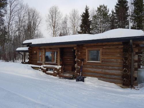 Kuusamo Ski Chalet | Discover Iltarusko: Oceanfront Retreat with Pet-Friendly Perks