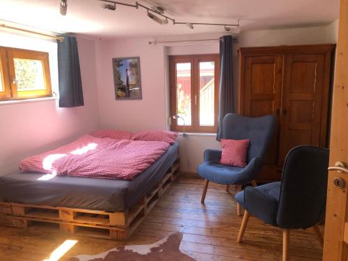 Schopfheim Apartment | Discover Im kleinen Paradies: Family-Friendly Retreat