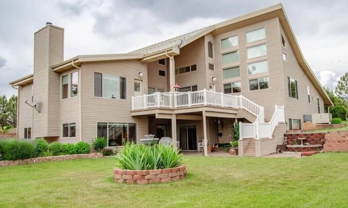 New Harmony House | Immaculate Country Retreat Minutes from Kolob Canyon