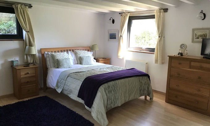 Liskeard Apartment | Immaculate 1-Bed Apartment in Cornwall with Hot Tub