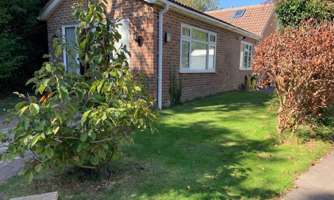 Lacey Green House | Spotless 2-Bed House with Kitchen & Pet-Friendly Perks