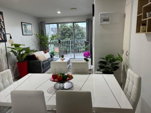 Auckland Central Business District Apartment | Central Auckland Apartment with Pool and Free Parking