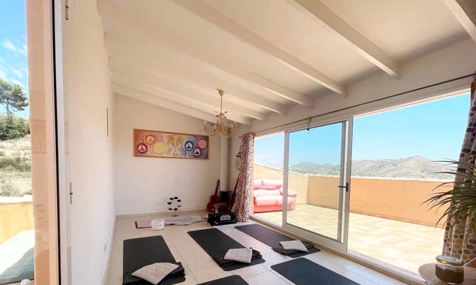 Aigues House | Immaculate 4-Bed House in Aguas de Busot