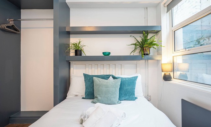 Camberwell Green Apartment | Immaculate and Stylish 1 Bedroom Flat - Sleeps 4