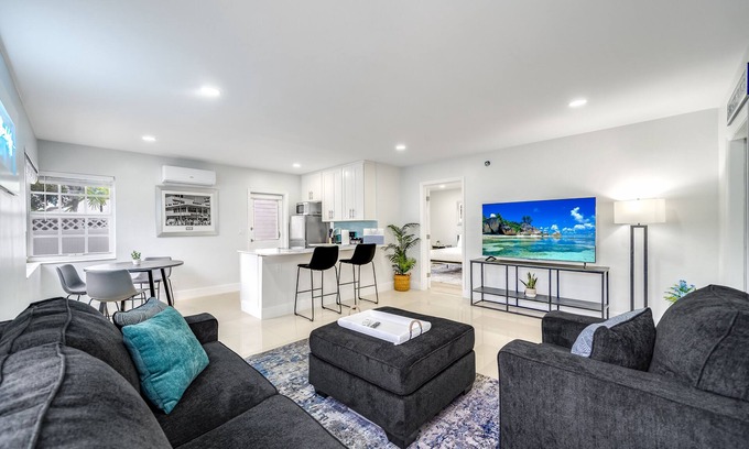 Coral Ridge Apartment | Coastal Retreat: Steps from Beach & Shops with Ocean Views